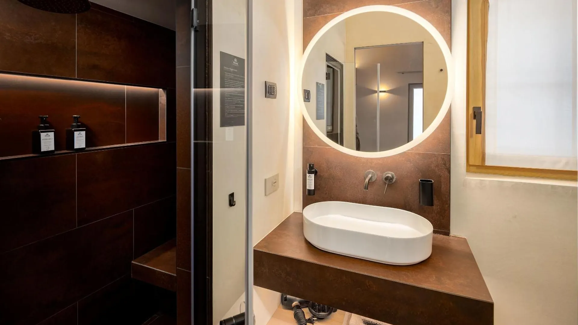 ליביניו Chalet River Villa Genf Spa - Relax
